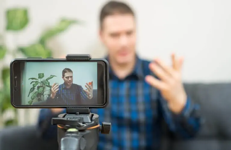 Why Self Taped Auditions Are Good for Commercial Actors