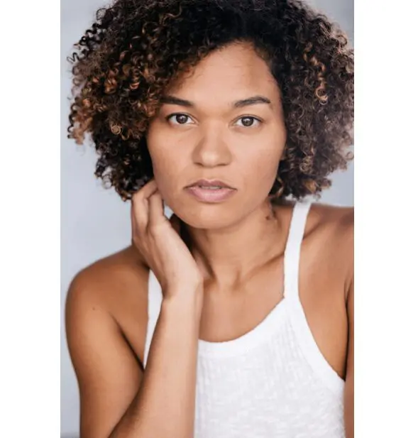 Actor Veronica Roy tells us how she was able to start her own casting campaign by taking a page out of Elijah Wood's playbook.