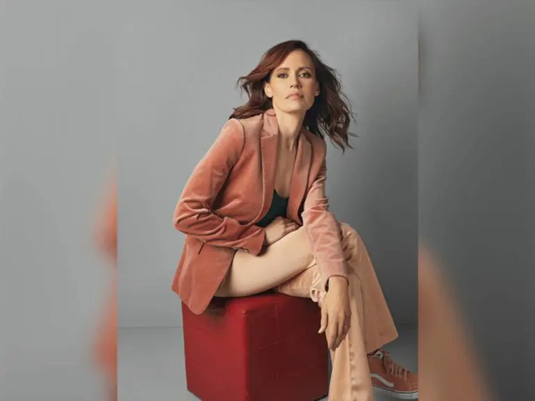 Agent Hunting 101 With 'Supernatural' Actress Emily Swallow