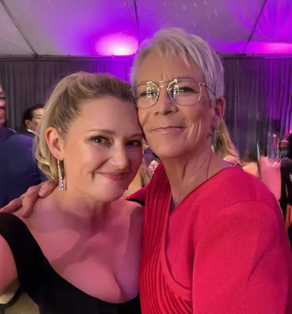Jamie Lee Curtis and Kimberly Bigsby smiling at the Freakier Friday premiere.