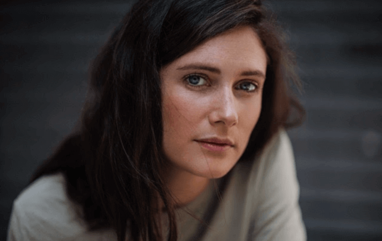 Isabel Macmaster headshot blurred background
