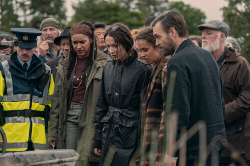 Siobhán Cullen, Will Forte and Robyn Cara outside a crime scene.