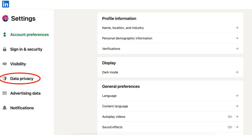 Screenshot of LinkedIn's settings dashboard. A red circle is around the data policy section.