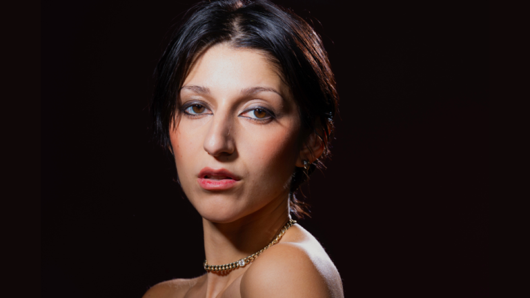 Elizabeth Jankovic Talks Hand Modeling, Booking Spots for Instagram and Panera Bread | Success Story